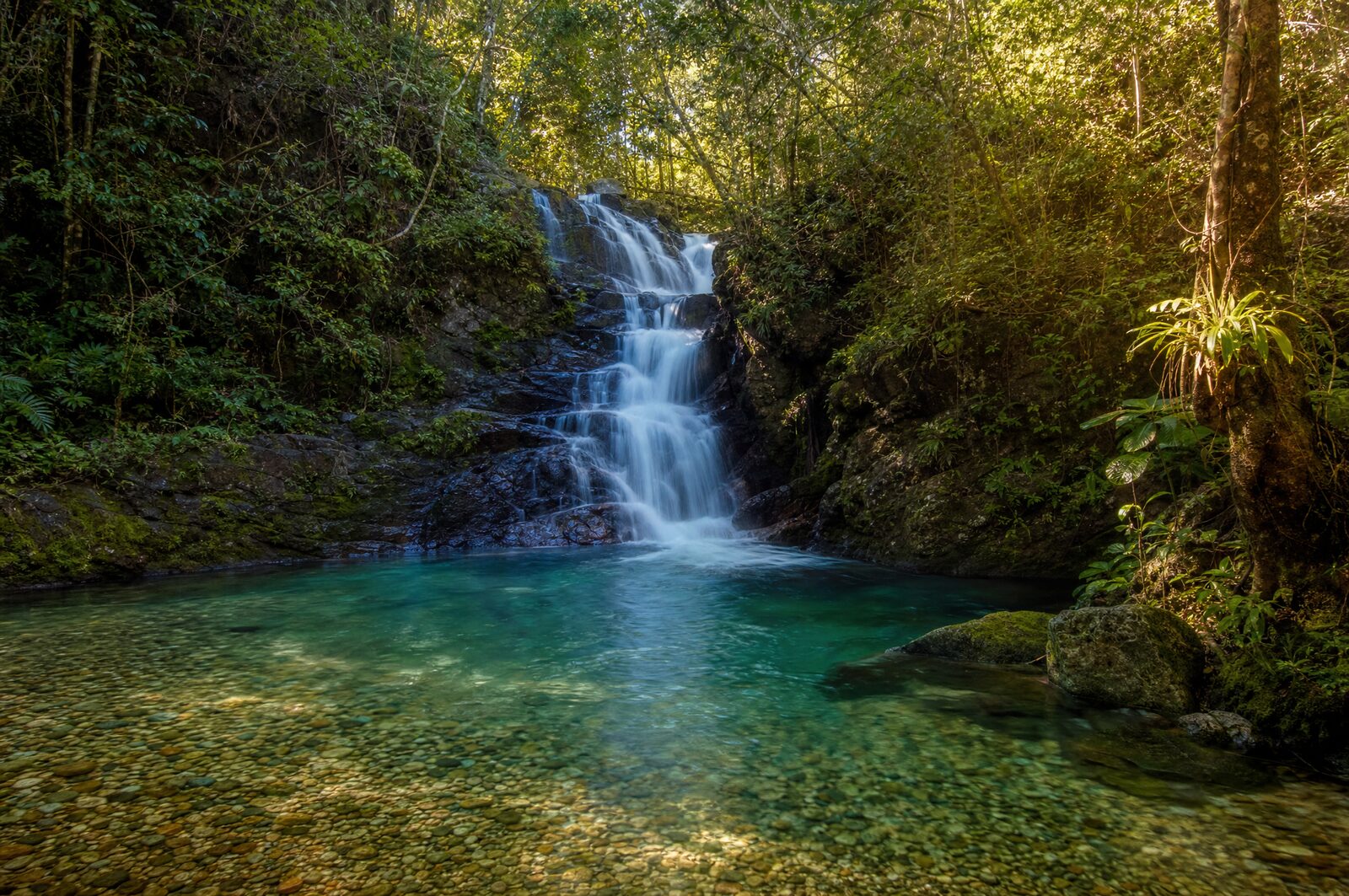 Poço de água cristalina do Córrego Vaga Fogo